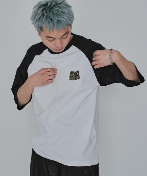BEN DAVIS(ベンデイビス)の「∴WEGO/別注BENDAVISグラフィックラグランT(Tシャツ/カットソー・メンズ・アイボリー/ホワイト・MEDIUM/LARGE)」の2枚目の写真
