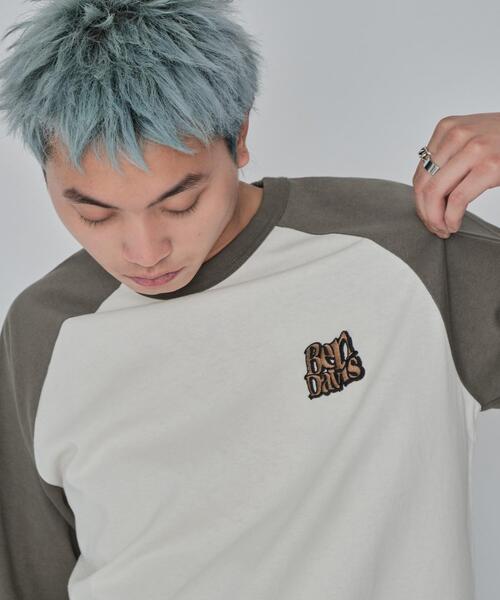 BEN DAVIS(ベンデイビス)の「∴WEGO/別注BENDAVISグラフィックラグランT(Tシャツ/カットソー・メンズ・アイボリー/ホワイト・MEDIUM/LARGE)」の4枚目の写真