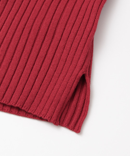 URBAN RESEARCH（アーバンリサーチ）の「UR ワイドリブVネックプルオーバー（ニット/セーター・レディース・レッド/カーキ/ネイビー/オフホワイト・FREE）」の9枚目の写真