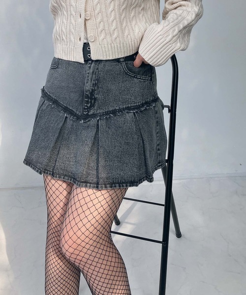 AS KNOW AS plus(アズノゥアズプラス)の「●切替えフリンジ ボックスプリーツデニムミニスカート(スカート・レディース・ブルー系/ブラック系/イエロー系/ブルー系1/サックスブルー系/イエロー系その他/ブラック系その他/その他・FREE)」の10枚目の写真