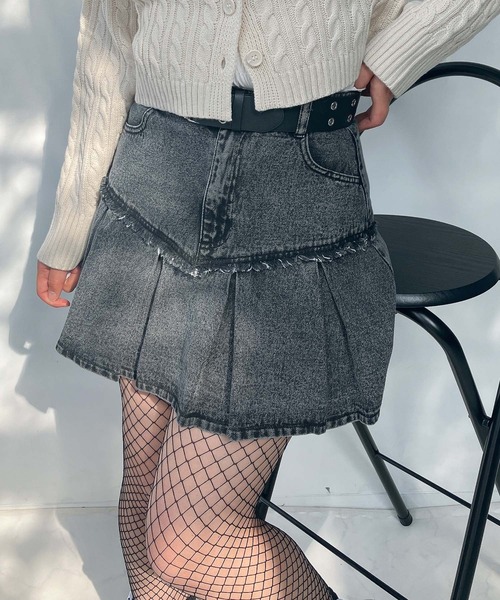 AS KNOW AS plus(アズノゥアズプラス)の「●切替えフリンジ ボックスプリーツデニムミニスカート(スカート・レディース・ブルー系/ブラック系/イエロー系/ブルー系1/サックスブルー系/イエロー系その他/ブラック系その他/その他・FREE)」の12枚目の写真