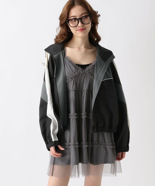 FOREVER 21（フォーエバー トゥエンティーワン）の「【2025SS】配色トラックブルゾン（ブルゾン・レディース・ブラック/オフホワイト/グレー・FREE）」の15枚目の写真