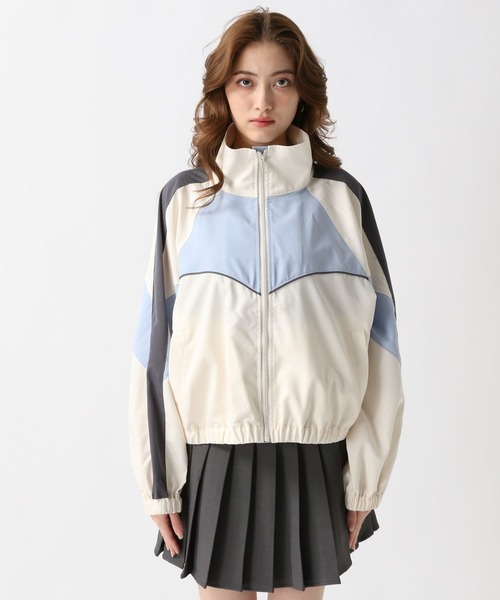 FOREVER 21（フォーエバー トゥエンティーワン）の「【2025SS】配色トラックブルゾン（ブルゾン・レディース・ブラック/オフホワイト/グレー・FREE）」の17枚目の写真