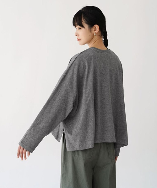e-zakkamania stores（イーザッカマニアストアーズ）の「ロゴスリット ワイドカットソー（Tシャツ/カットソー・レディース・オフホワイト/チャコール・M）」の7枚目の写真