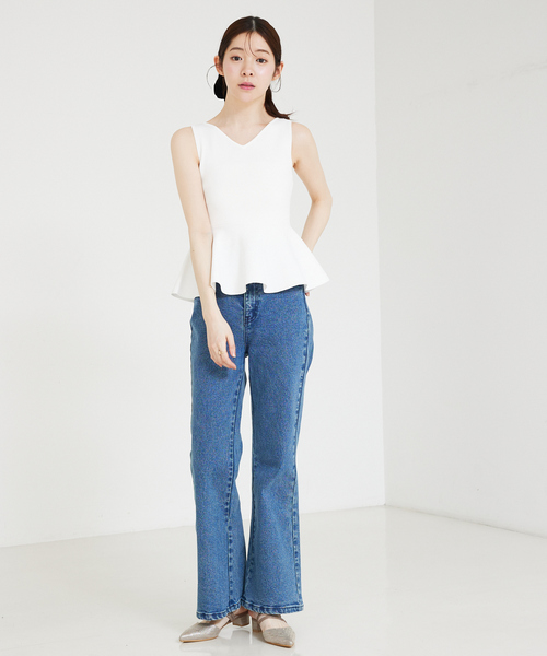 SELFIST(セルフィスト)の「【VOCE掲載】ペプラムノースリーブニット 春服/サマーニット(ニット/セーター・レディース・ベージュ/ブラック/オフホワイト・フリー)」の12枚目の写真