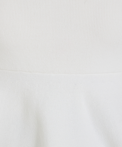 SELFIST(セルフィスト)の「【VOCE掲載】ペプラムノースリーブニット 春服/サマーニット(ニット/セーター・レディース・ベージュ/ブラック/オフホワイト・フリー)」の5枚目の写真