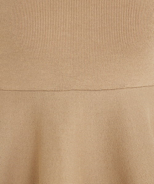 SELFIST(セルフィスト)の「【VOCE掲載】ペプラムノースリーブニット 春服/サマーニット(ニット/セーター・レディース・ベージュ/ブラック/オフホワイト・フリー)」の8枚目の写真