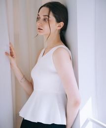 【VOCE掲載】ペプラムノースリーブニット　夏服　サマーニット　きれいめ