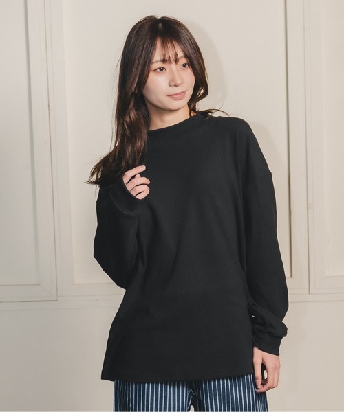 madrepadre(マドレパドレ)の「スムースタッチモックネックプルオーバートップス(その他トップス・レディース・チャコール/ブラウン/ホワイト/ブラック・SMALL/MEDIUM)」の1枚目の写真
