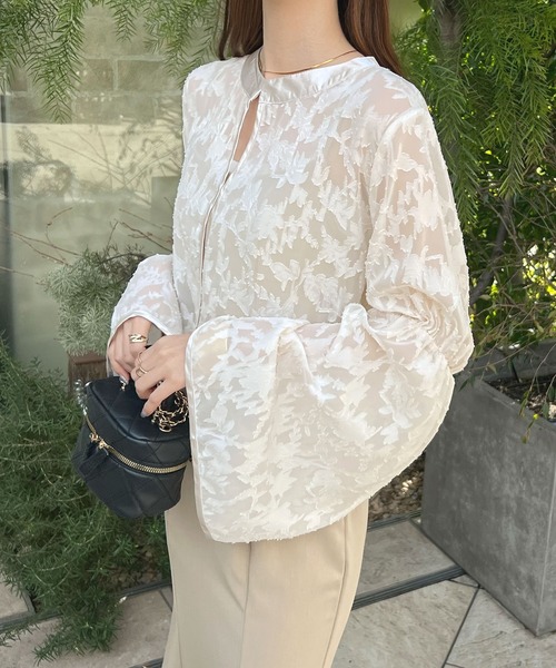 Futier land(フューティアランド)の「【オケージョン対応】ジャガードフラワーショートボレロ(カーディガン/ボレロ・レディース・ライトグレー/ブラック/アイボリー・LARGE/MEDIUM)」の10枚目の写真