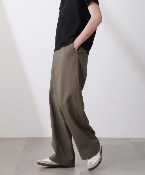 NANO universe（ナノユニバース）の「｢SOIGNE｣ECOPET(R)×AEROツイルストレッチチノスラックス（スラックス・メンズ・ライトベージュ/モカ/チャコール・S/M/L）」の3枚目の写真