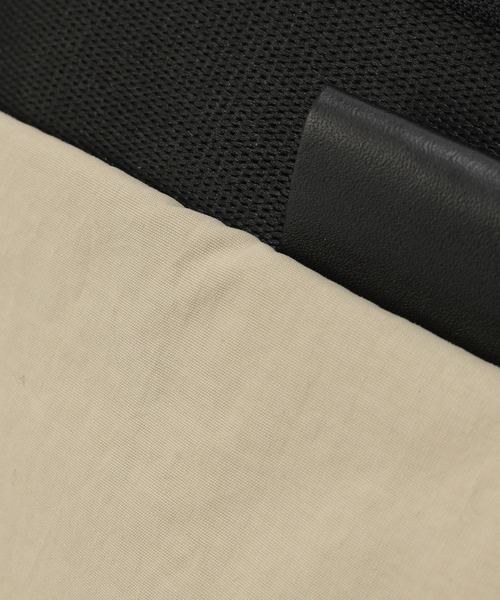 Cote&Ciel(コートエシエル)の「COTE&CIEL Orne Komatsu Beige(ボディバッグ/ウエストポーチ・メンズ・ベージュ・FREE)」の10枚目の写真