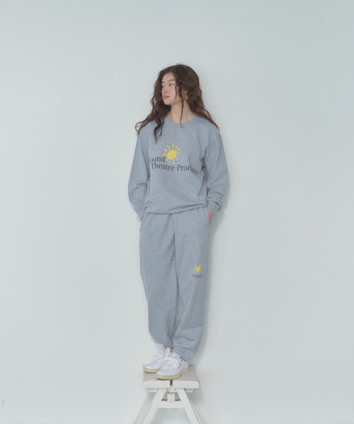 THEATRE PRODUCTS(シアタープロダクツ)の「SMILING SUNスウェットプルオーバー(スウェット・レディース・ネイビー/グレー・FREE)」の6枚目の写真