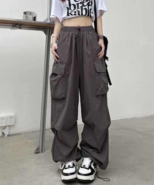Mayree(メイリー)の「【Mayree】イージー ドローコード カーゴパンツ【13色展開】(カーゴパンツ・レディース・ピンク系その他/オリーブ/ブラック/ホワイト/ブラウン/シルバー/パープル/カーキ/グレー/アイボリー/レッド/ワイン/ピンク・LARGE/MEDIUM/SMALL/X-SMALL)」の5枚目の写真