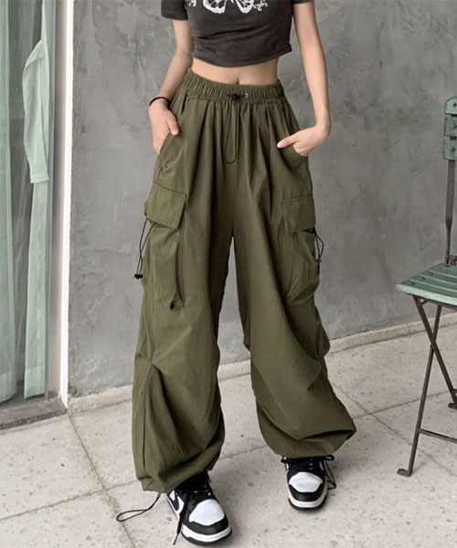 Mayree(メイリー)の「【Mayree】イージー ドローコード カーゴパンツ【13色展開】(カーゴパンツ・レディース・ピンク系その他/オリーブ/ブラック/ホワイト/ブラウン/シルバー/パープル/カーキ/グレー/アイボリー/レッド/ワイン/ピンク・LARGE/MEDIUM/SMALL/X-SMALL)」の7枚目の写真
