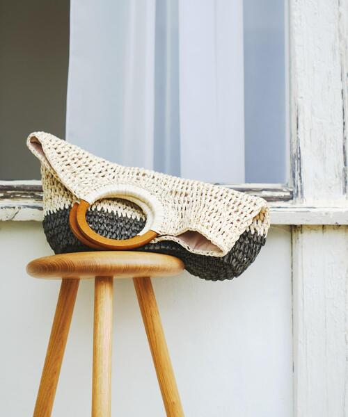 RODE SKO（ロデスコ）の「ウッドハンドルペーパーバッグ（トートバッグ・レディース・ブラック/ナチュラル/グレー/ベージュ系その他・ONE）」の4枚目の写真