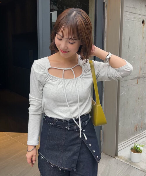 mystic（ミスティック）の「チョーカーリボンロンT（Tシャツ/カットソー・レディース・オフホワイト/ブラック/グレー/ベージュ・FREE）」の21枚目の写真