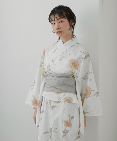 Neina（ネイナ）の「【浴衣】花柄ワンピース浴衣セット（上衣＋ワンピース＋へこ帯＋下駄）〔Neina〕（浴衣・レディース・ネイビー系/ブルー系/イエロー系・FREE）」の3枚目の写真