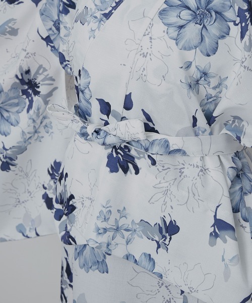 Neina（ネイナ）の「【浴衣】花柄ワンピース浴衣セット（上衣＋ワンピース＋へこ帯＋下駄）〔Neina〕（浴衣・レディース・ネイビー系/ブルー系/イエロー系・FREE）」の9枚目の写真