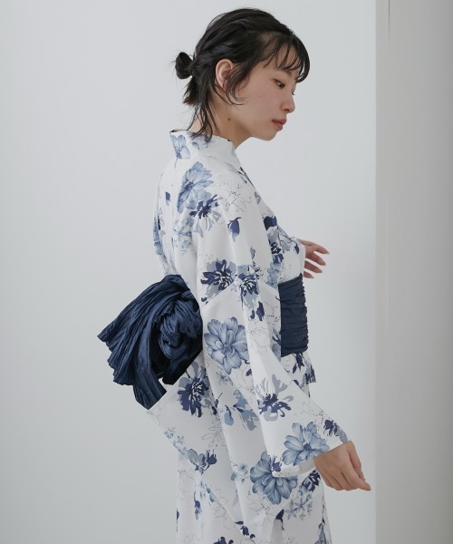 Neina（ネイナ）の「【浴衣】花柄ワンピース浴衣セット（上衣＋ワンピース＋へこ帯＋下駄）〔Neina〕（浴衣・レディース・ネイビー系/ブルー系/イエロー系・FREE）」の16枚目の写真