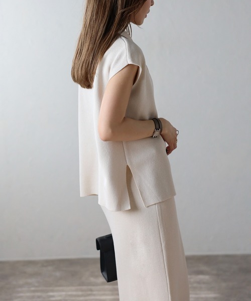 Bonjour Sagan（ボンジュールサガン）の「[SET]ラペルカラーニットベスト×バックスリットニットスカート（ワンピース・レディース・ダークグレー/キナリ・FREE）」の9枚目の写真