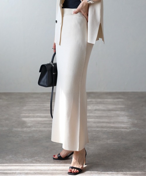 Bonjour Sagan（ボンジュールサガン）の「[SET]ラペルカラーニットベスト×バックスリットニットスカート（ワンピース・レディース・ダークグレー/キナリ・FREE）」の13枚目の写真