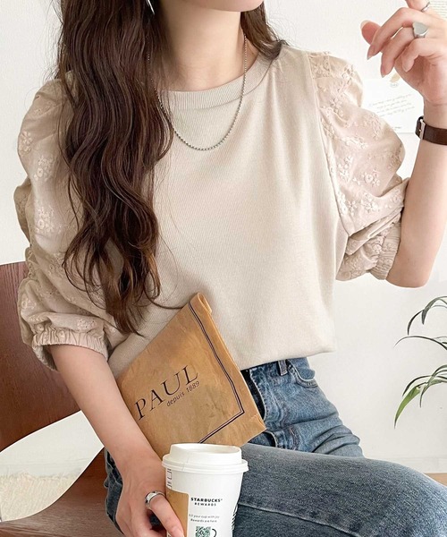 セール】一枚で魅せる花柄スリーブの魔法。ふんわり袖花柄レース