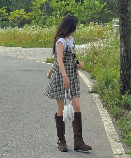 Teem Store(チームストア)の「チェックミニワンピース インナーキャミワンピ付き(ワンピース・レディース・ブラック・F)」の2枚目の写真