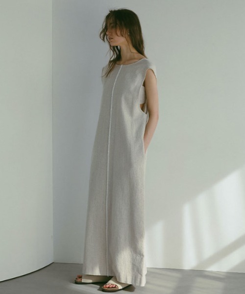 ETRE TOKYO(エトレトウキョウ)の「リネンIラインロングワンピース(ワンピース・レディース・ベージュ/ネイビー・S/M)」の8枚目の写真
