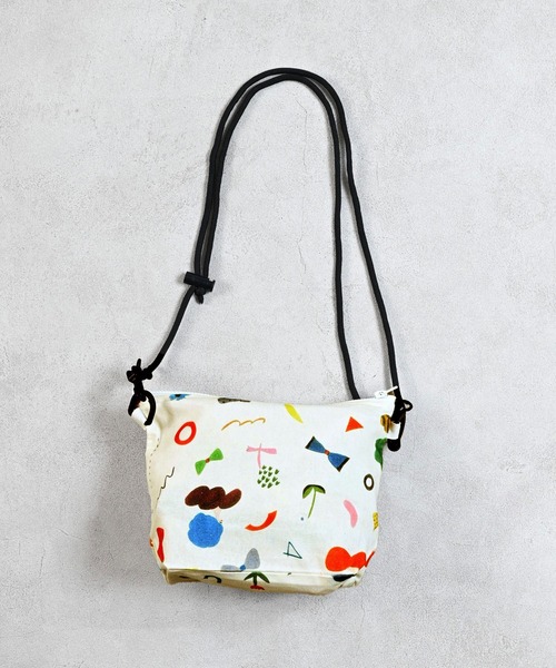 MARKEY'S（マーキーズ）の「Subikiawa/別注 サコッシュ（ショルダーバッグ・キッズ・マルチ/オフホワイト・FREE）」の5枚目の写真