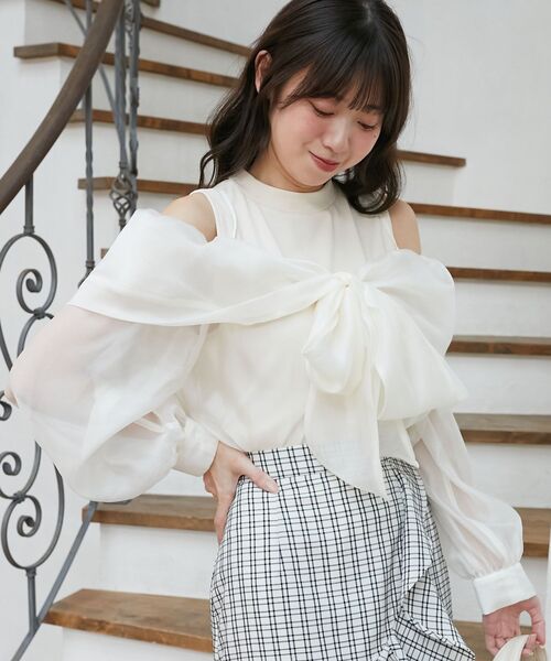 MAJESTIC LEGON(マジェスティックレゴン)の「タンクセットリボンシアーブラウス(シャツ/ブラウス・レディース・アイボリー/ピンクベージュ/グレー・MEDIUM)」の10枚目の写真