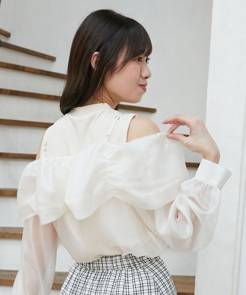 MAJESTIC LEGON(マジェスティックレゴン)の「タンクセットリボンシアーブラウス(シャツ/ブラウス・レディース・アイボリー/ピンクベージュ/グレー・MEDIUM)」の11枚目の写真