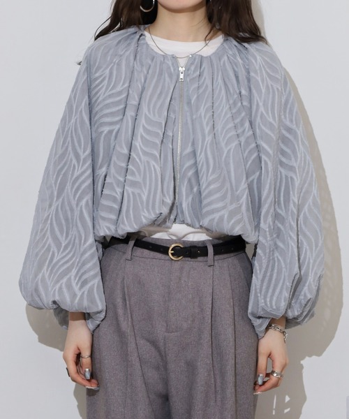 FUNALIVE(ファンアライブ)の「シアージャガード ボリュームスリーブ ジャケット(カーディガン/ボレロ・レディース・ライトブルーグレー/オフホワイト/ブラック・M)」の4枚目の写真