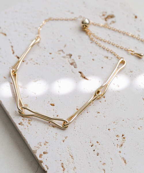 SMELLY（スメリー）の「メタルデザインチェーンスライドブレスレット（ブレスレット・レディース・ゴールド・-）」の2枚目の写真