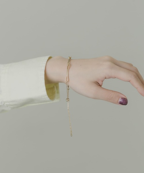 SMELLY（スメリー）の「メタルデザインチェーンスライドブレスレット（ブレスレット・レディース・ゴールド・-）」の5枚目の写真