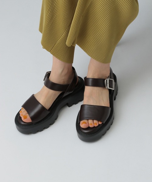 LEPSIM(レプシィム)の「フェイクレザー厚底サンダル 492672(サンダル・レディース・ブラック/ダークブラウン・MEDIUM/LARGE)」の7枚目の写真