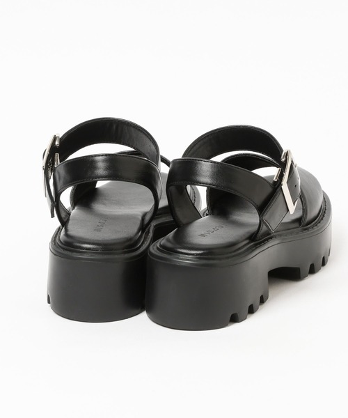 LEPSIM(レプシィム)の「フェイクレザー厚底サンダル 492672(サンダル・レディース・ブラック/ダークブラウン・MEDIUM/LARGE)」の11枚目の写真