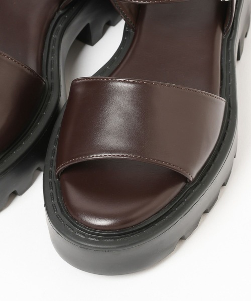 LEPSIM(レプシィム)の「フェイクレザー厚底サンダル 492672(サンダル・レディース・ブラック/ダークブラウン・MEDIUM/LARGE)」の14枚目の写真