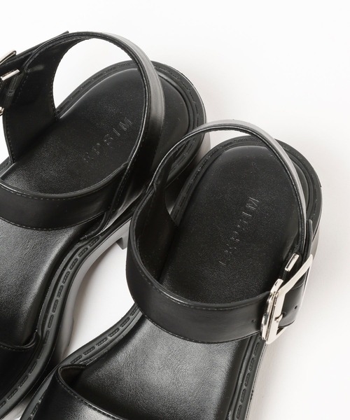 LEPSIM(レプシィム)の「フェイクレザー厚底サンダル 492672(サンダル・レディース・ブラック/ダークブラウン・MEDIUM/LARGE)」の19枚目の写真