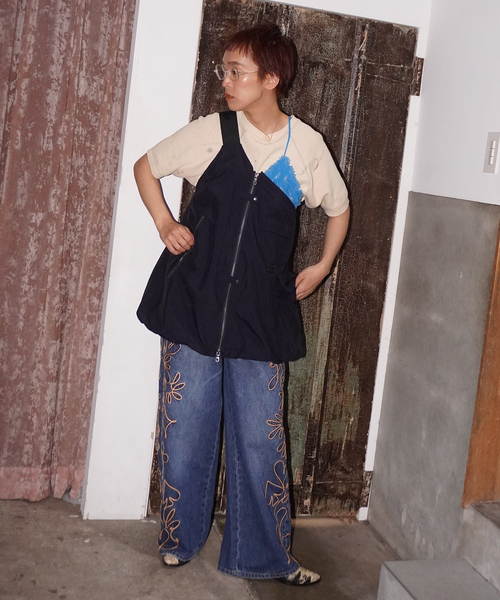 JOURNAL STANDARD(ジャーナルスタンダード)の「【YOU LOOK GOOD×JS】コードエンブロイダリーデニムパンツ(デニムパンツ・レディース・ブルー・36/38)」の2枚目の写真
