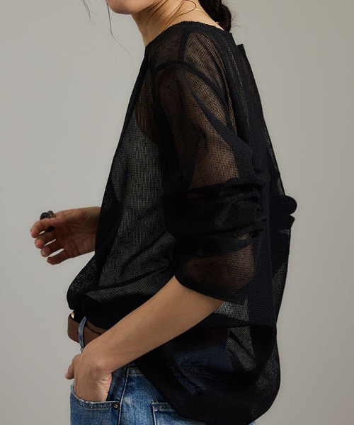 SALON adam et rope'（サロン アダム エ ロペ）の「リネンブレンドメッシュロングスリーブプルオーバー（ニット/セーター・レディース・ブラック/キナリ・FREE）」の3枚目の写真