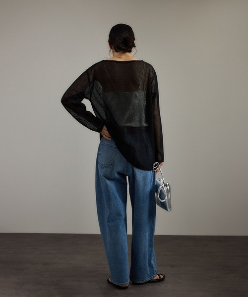 SALON adam et rope'（サロン アダム エ ロペ）の「リネンブレンドメッシュロングスリーブプルオーバー（ニット/セーター・レディース・ブラック/キナリ・FREE）」の6枚目の写真