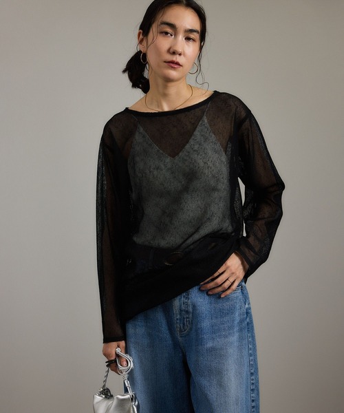 SALON adam et rope'（サロン アダム エ ロペ）の「リネンブレンドメッシュロングスリーブプルオーバー（ニット/セーター・レディース・ブラック/キナリ・FREE）」の7枚目の写真