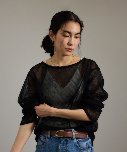 SALON adam et rope'（サロン アダム エ ロペ）の「リネンブレンドメッシュロングスリーブプルオーバー（ニット/セーター・レディース・ブラック/キナリ・FREE）」の8枚目の写真