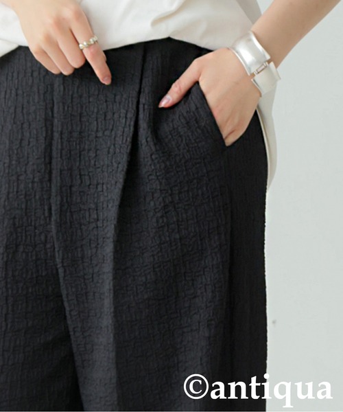 antiqua(アンティカ)の「膨れジャガードタックパンツ(その他パンツ・レディース・ブラック/ブルー・LARGE/MEDIUM)」の6枚目の写真