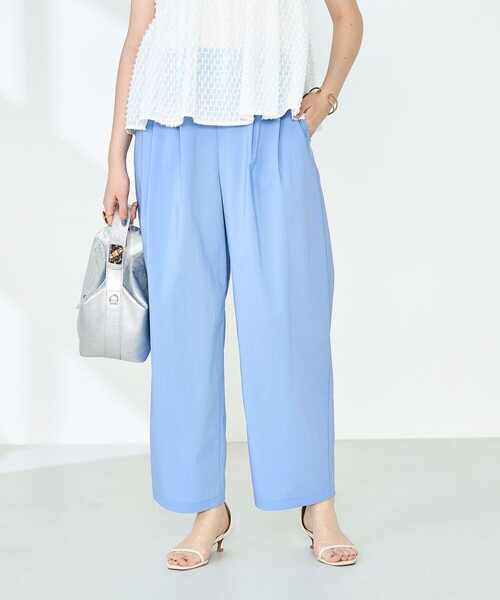 NOLLEY’S（ノーリーズ）の「《セットアップ対応》撥水ストレッチタフタツータックパンツ（その他パンツ・レディース・ネイビー/ライトブルー・38/36）」の2枚目の写真