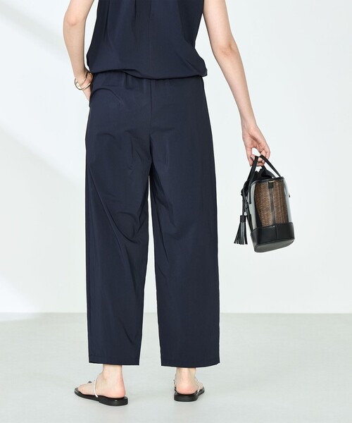 NOLLEY’S（ノーリーズ）の「《セットアップ対応》撥水ストレッチタフタツータックパンツ（その他パンツ・レディース・ネイビー/ライトブルー・38/36）」の11枚目の写真