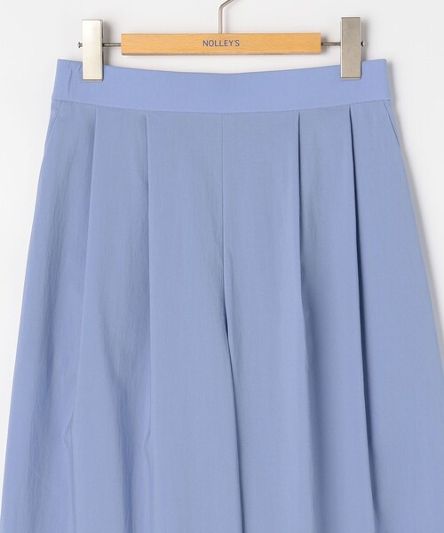 NOLLEY’S（ノーリーズ）の「《セットアップ対応》撥水ストレッチタフタツータックパンツ（その他パンツ・レディース・ネイビー/ライトブルー・38/36）」の8枚目の写真