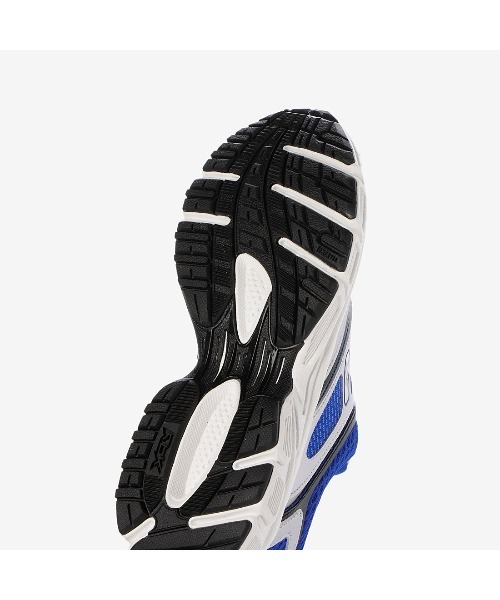 Reebok(リーボック)の「プレミアトリニティ / PREMIER TRINITY(スニーカー・メンズ・ホワイト/ブルー・23.0cm/23.5cm/24.5cm/24.0cm/25.0cm/25.5cm/26.0cm/26.5cm/27.0cm/27.5cm/28.0cm/28.5cm/29.0cm)」の5枚目の写真