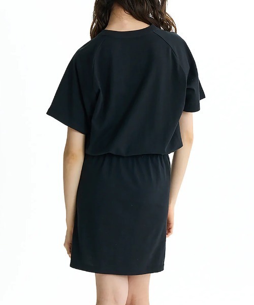 RVCA(ルーカ)の「【RVCA/ルーカ】25SS MINI RVCA RAGLAN TEE/ルーカシャーリングブラウジングロゴワンピース(ワンピース・レディース・ブラック・MEDIUM/LARGE)」の4枚目の写真